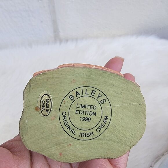 Baileys Original Irish Cream 1999 Lmtd Edition Christmas Tudor Cottage Ornament - Picture 4 of 4